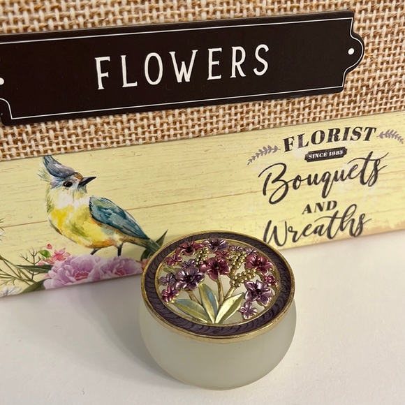 Floral Glass Trinket Box - Picture 1 of 3